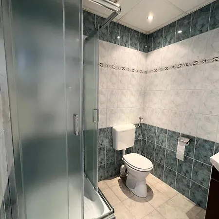 Wolf Panzio فندق 3*