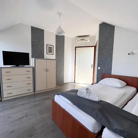 Wolf Panzio فندق 3*