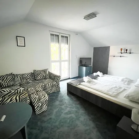 מלון Wolf Panzio Sárvár